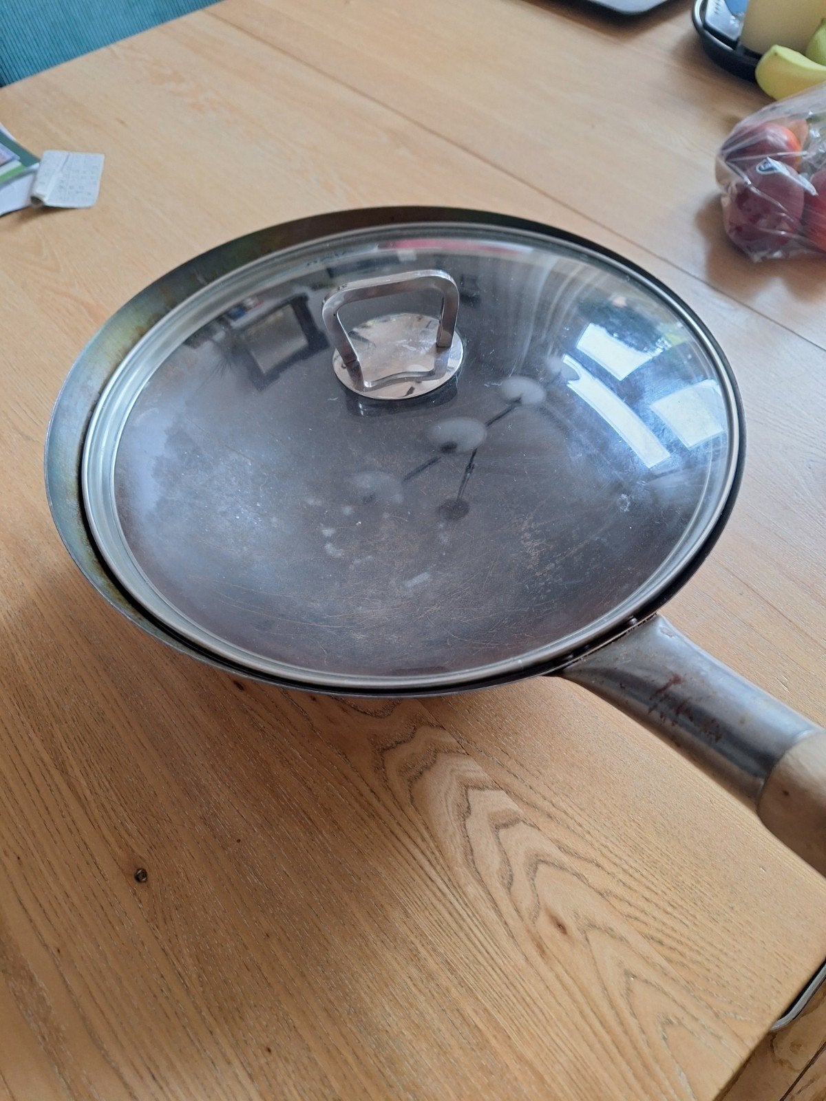 Wokpan met deksel en onderzetter., Huis en Inrichting, Keuken | Potten en Pannen, Ophalen of Verzenden, Nieuw, Wok