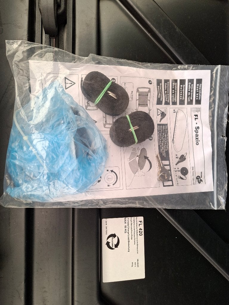 Dakkoffer 420 Liter + Atera Dakdragers samen 150 euro, Ophalen, Zo goed als nieuw