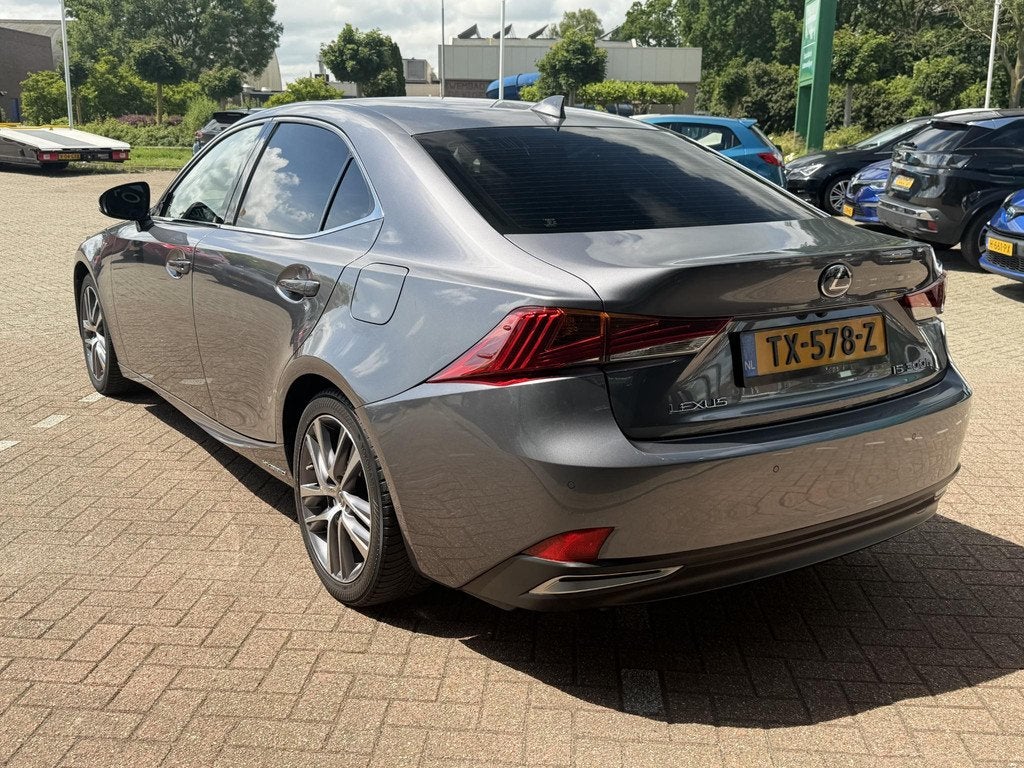 Lexus IS 300h Hybrid Business Line AUTOMAAT| CAMERA| AIRCO/E, Auto's, Lexus, Automaat, Gebruikt, 23 km/l, Origineel Nederlands