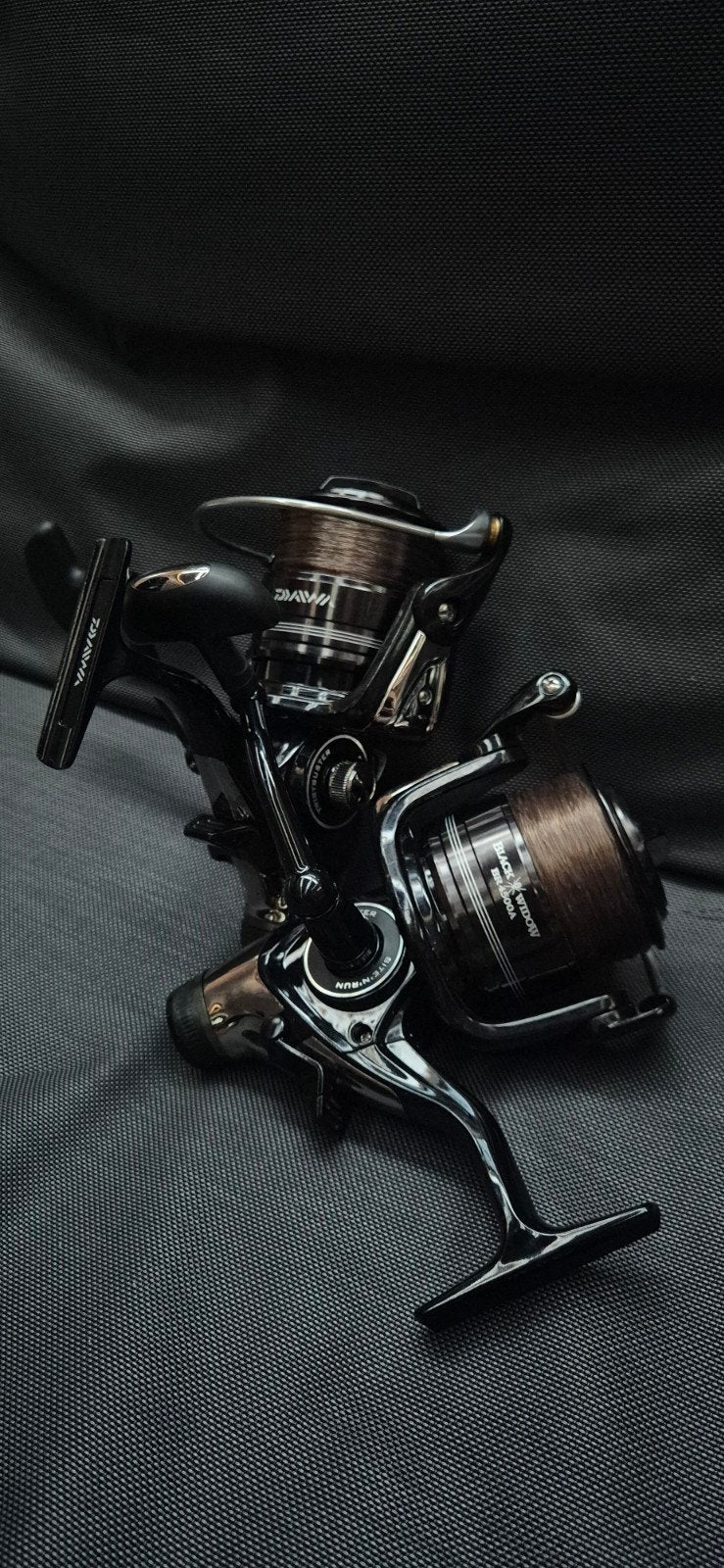 Daiwa Black Widow BR 4500A Vrijloopmolen (2 stuks), Ophalen of Verzenden, Zo goed als nieuw, Molen