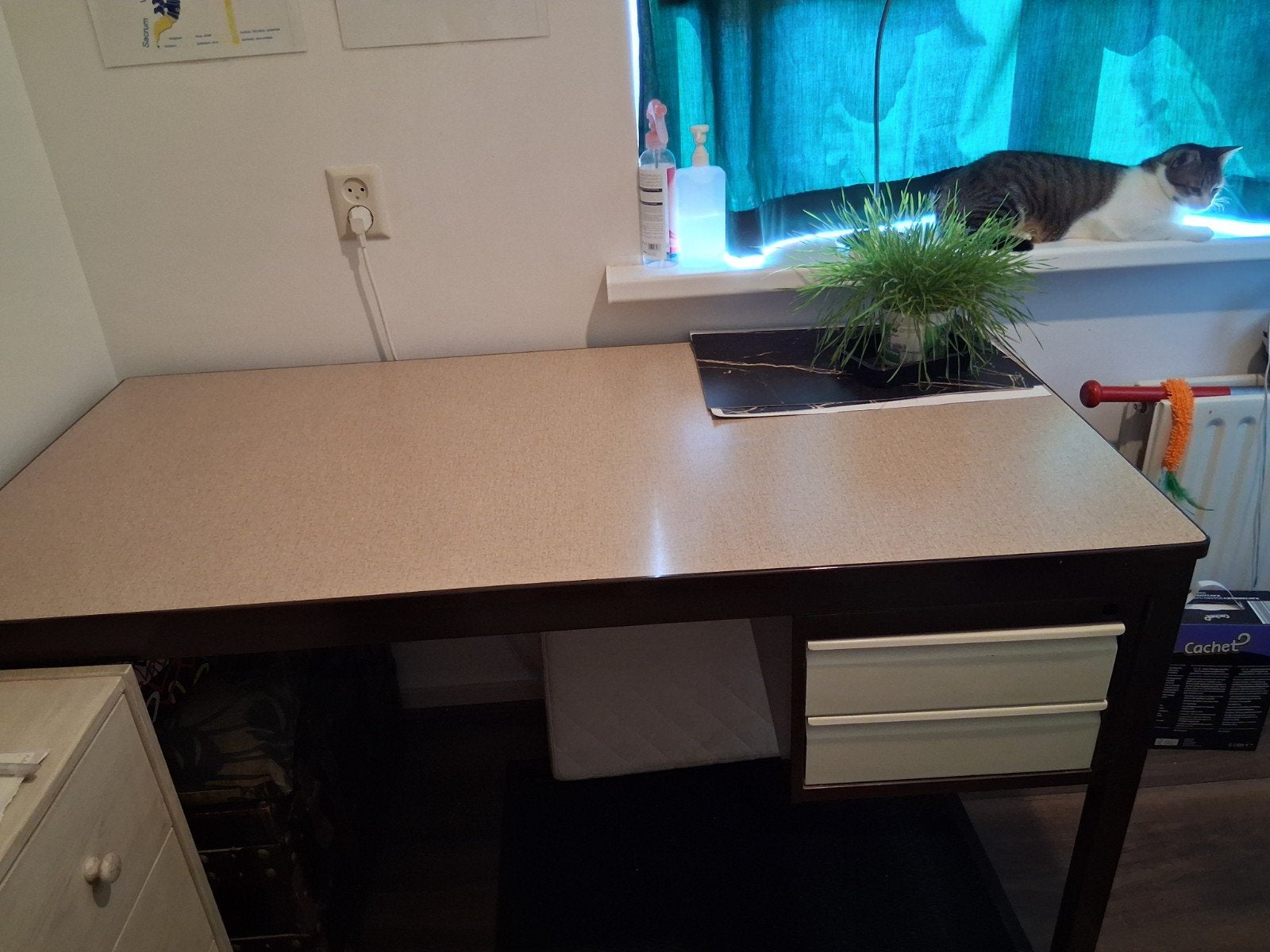 Gratis bureau 140x70, Ophalen of Verzenden, Zo goed als nieuw