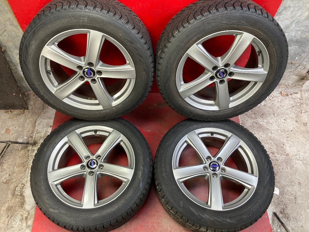 Winterbanden Volvo XC40 235/55R18 Nokian, 18 inch, Gebruikt, ., Banden en Velgen
