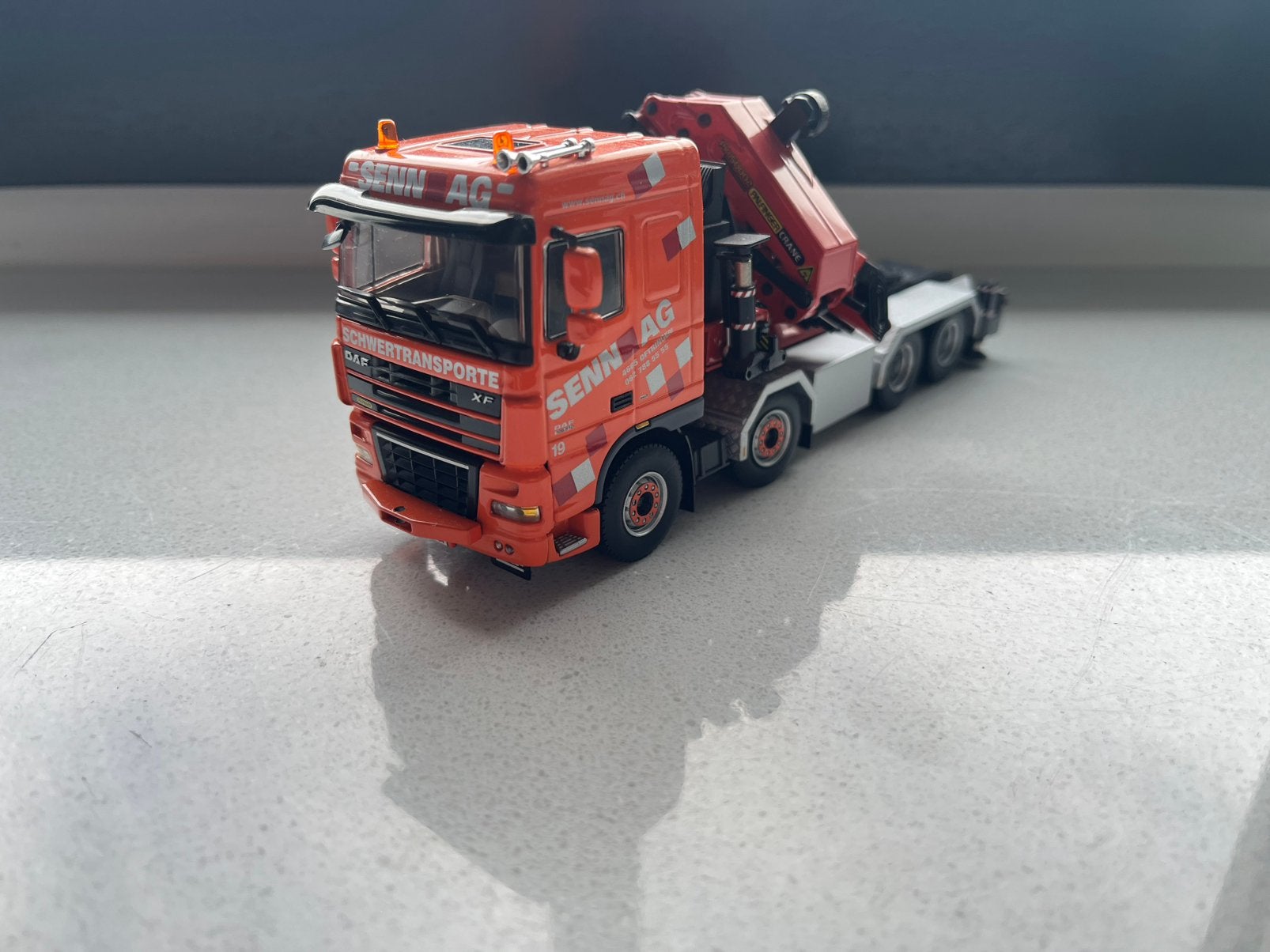 WSI SENN AG DAF XF 105 SC 8X4 PALFINGER PK150002, Ophalen of Verzenden, Zo goed als nieuw, Bus of Vrachtwagen, Wsi