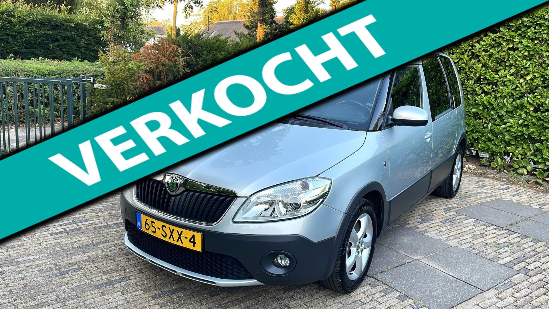 Skoda Roomster 1.2 TSI Tour AUT-Airco-Cruise-Velgen-Trekhaak, Auto's, Euro 5, Stof, Gebruikt, Zwart