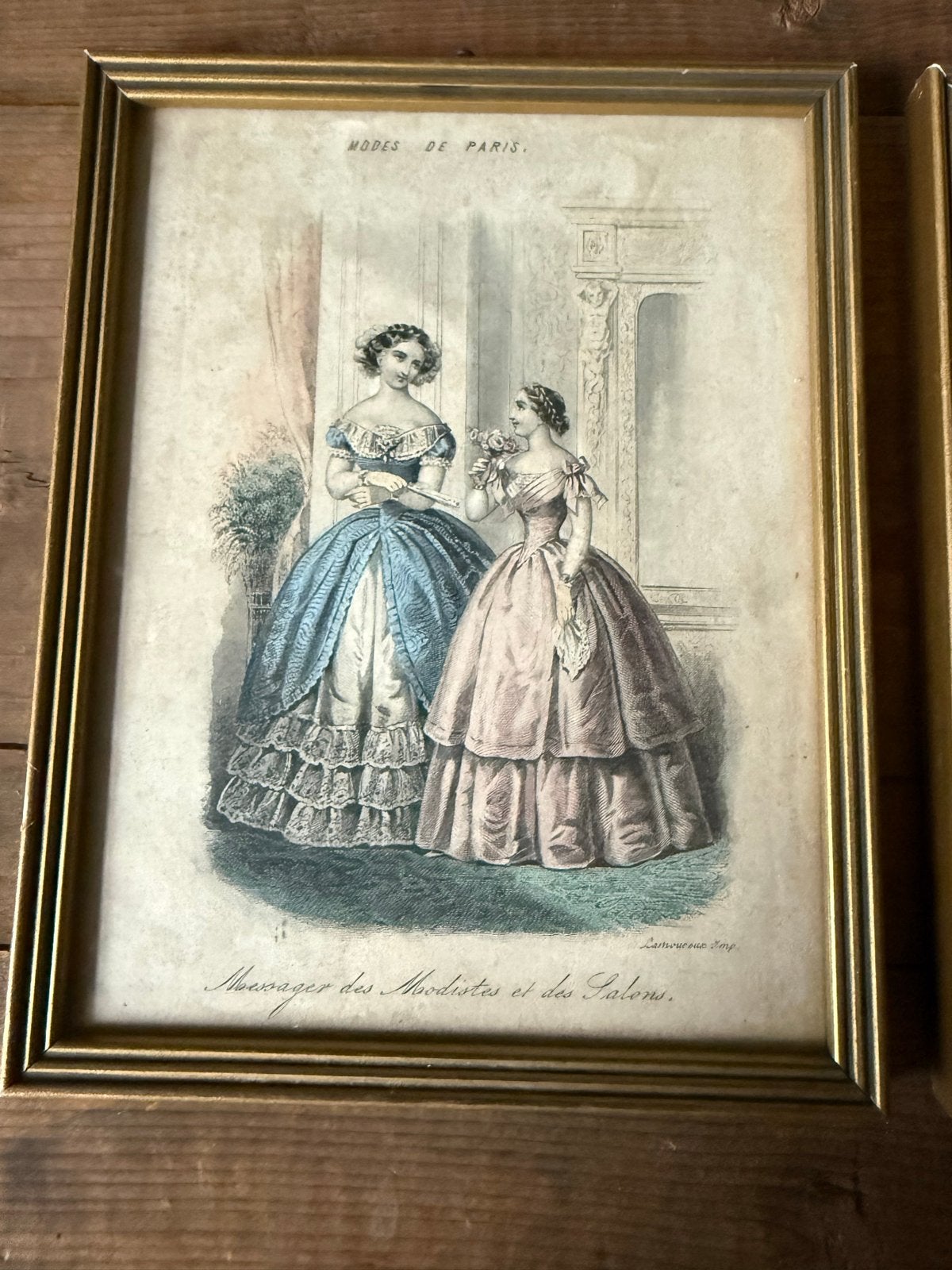 2 Antieke Franse Mode Prenten - Messager des Modes, Ophalen of Verzenden, Ingelijst