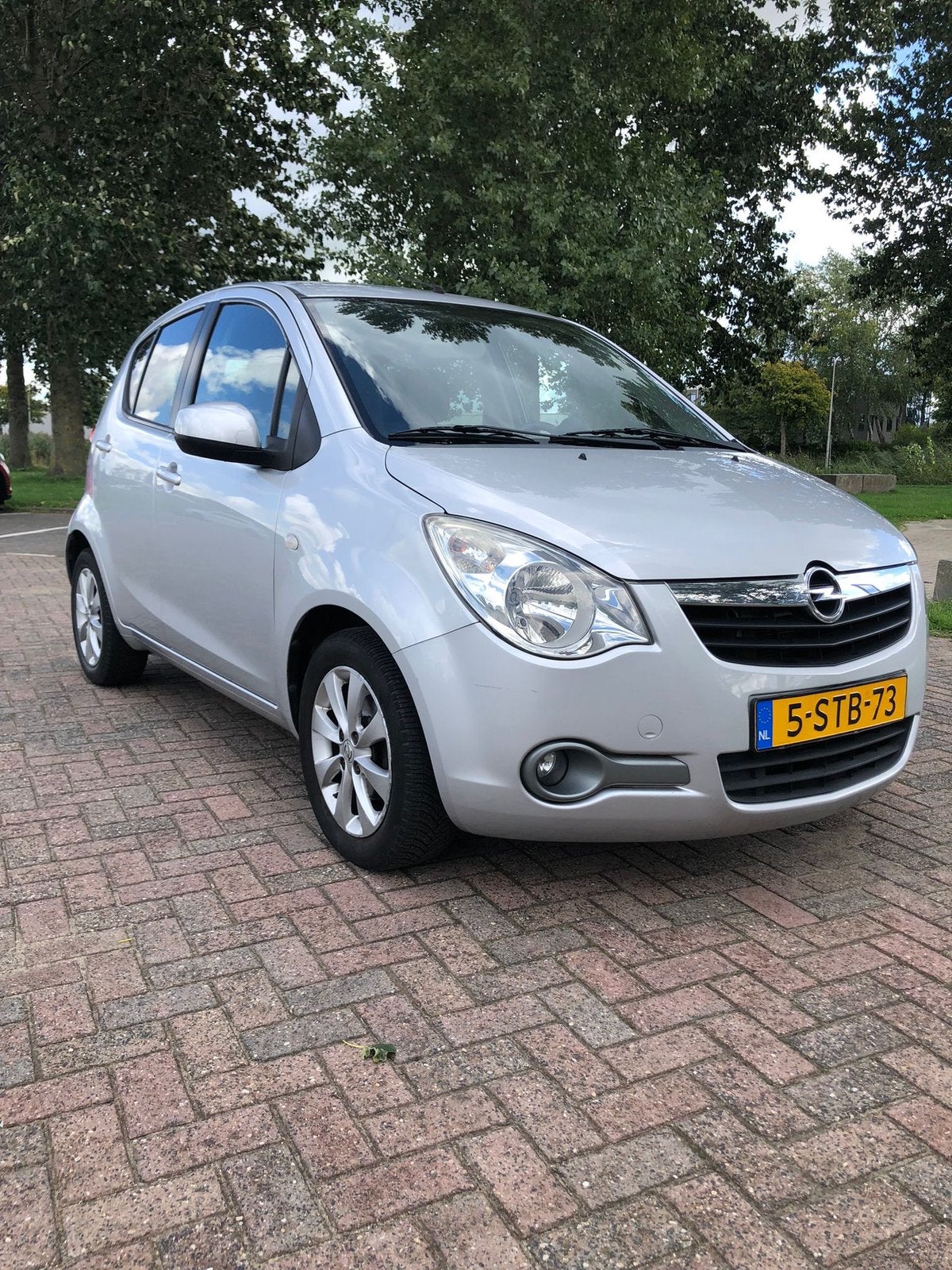 Opel Agila 1.0 12V 2013 Grijs. Airco. Nette auto. Inruil mog, Auto's, Opel, Voorwielaandrijving, Stof, Origineel Nederlands, Handgeschakeld