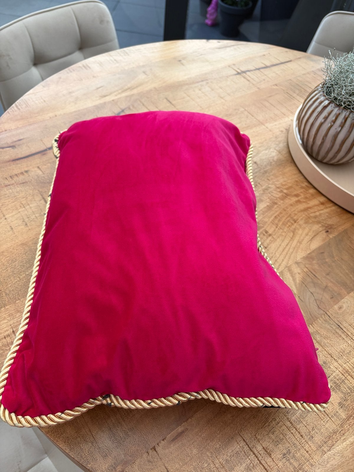 Roze poef met bijpassend kussen, Ophalen, Minder dan 50 cm, Rond, Zo goed als nieuw