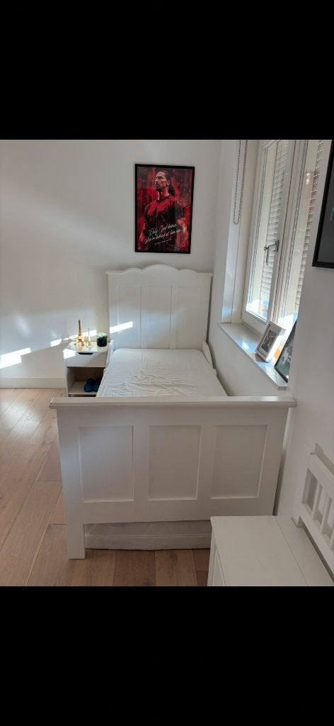 Eenpersoonsbed met lattenbodem (gebroken, maar bruikbaar), Ophalen, Gebruikt, 90 cm, Eenpersoons