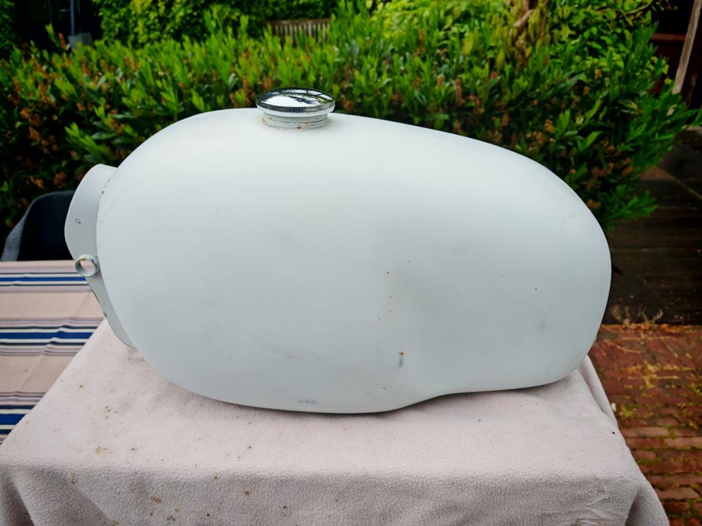 Prachtige Moto Guzzi v7 700 benzine tank, Motoren, Ophalen