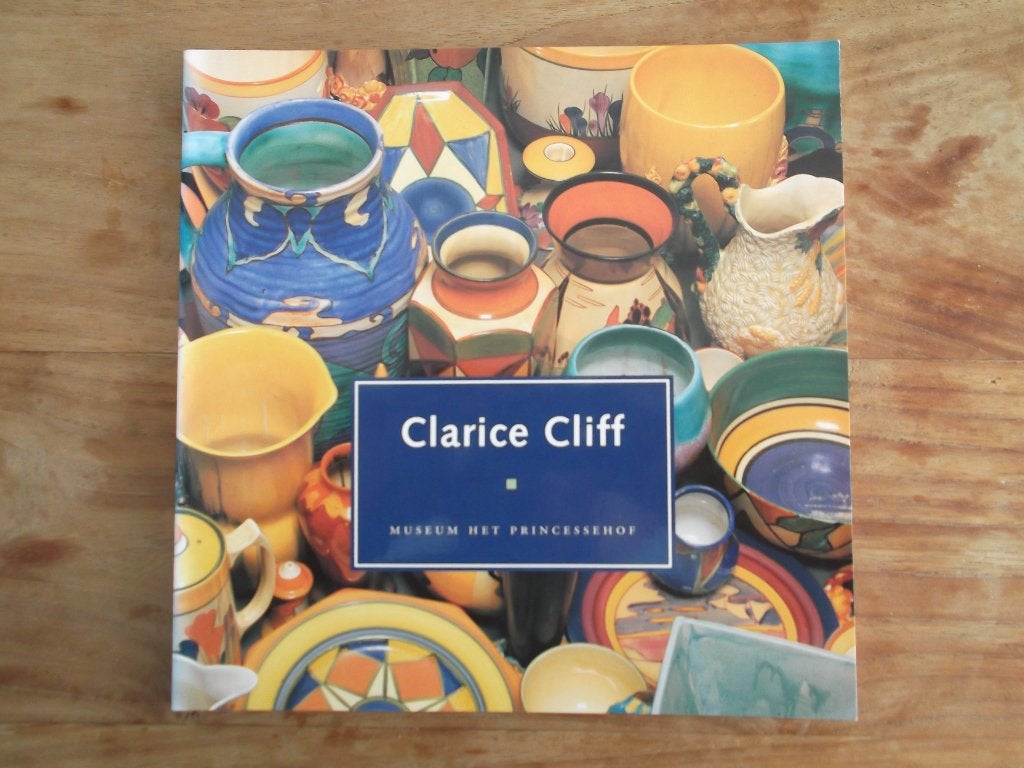 Clarice Cliff. Lexhanna collectie. Princessehof Leeuwarden., Verzenden