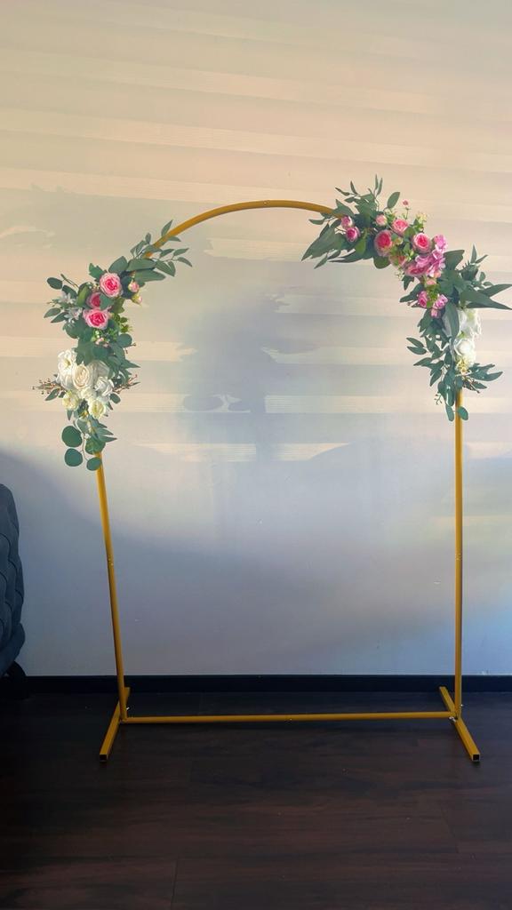 Gouden Feestboog met Bloemen - Te Huur, Hobby en Vrije tijd, Feestartikelen | Verhuur, Zo goed als nieuw, Geboorte of Huwelijk