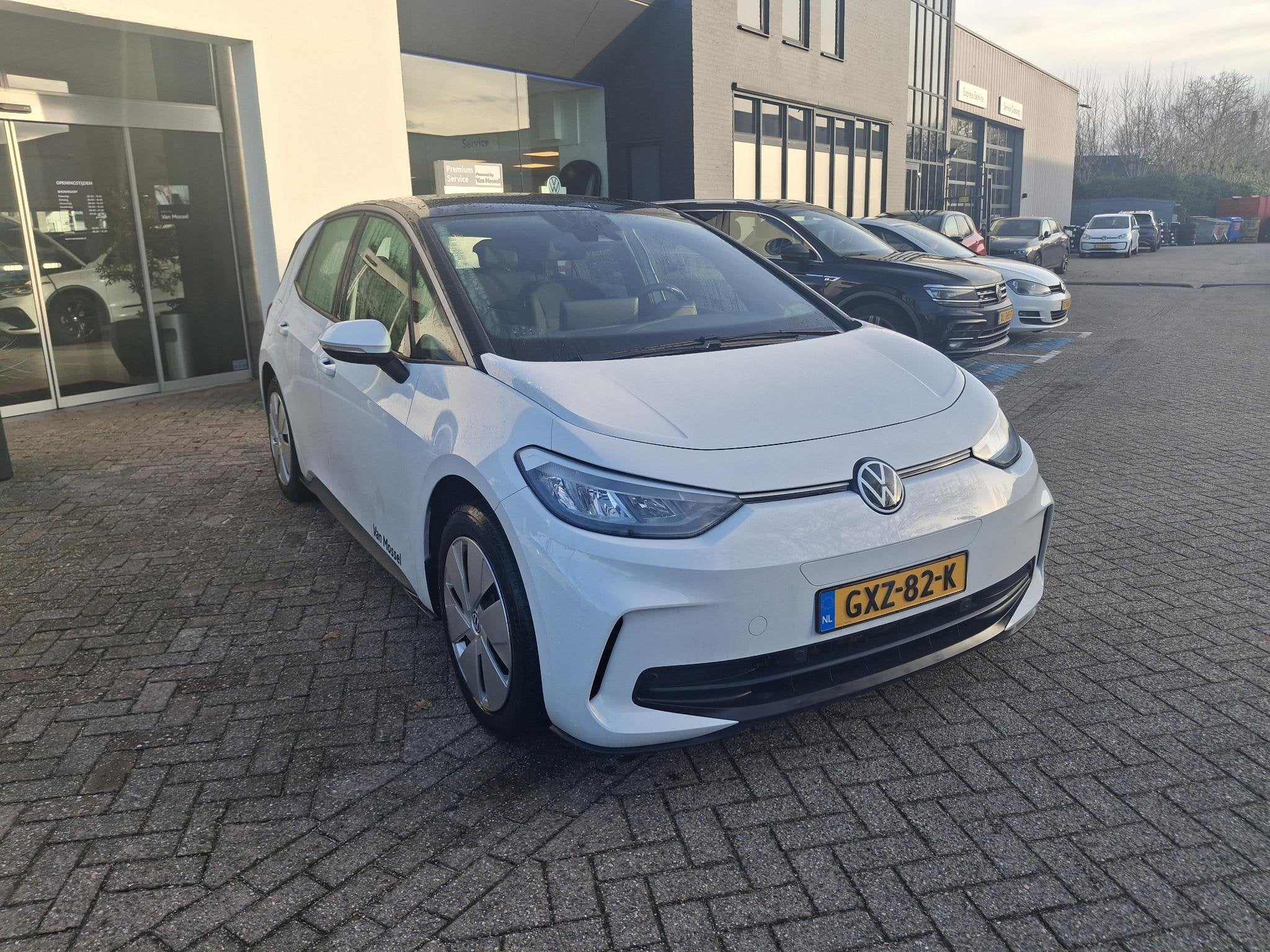 Volkswagen ID.3 Pure Oranje Edition 52 kWh 170 PK | EM | Par, Auto's, Volkswagen, Automaat, 12 maanden, 510 min, ID.3