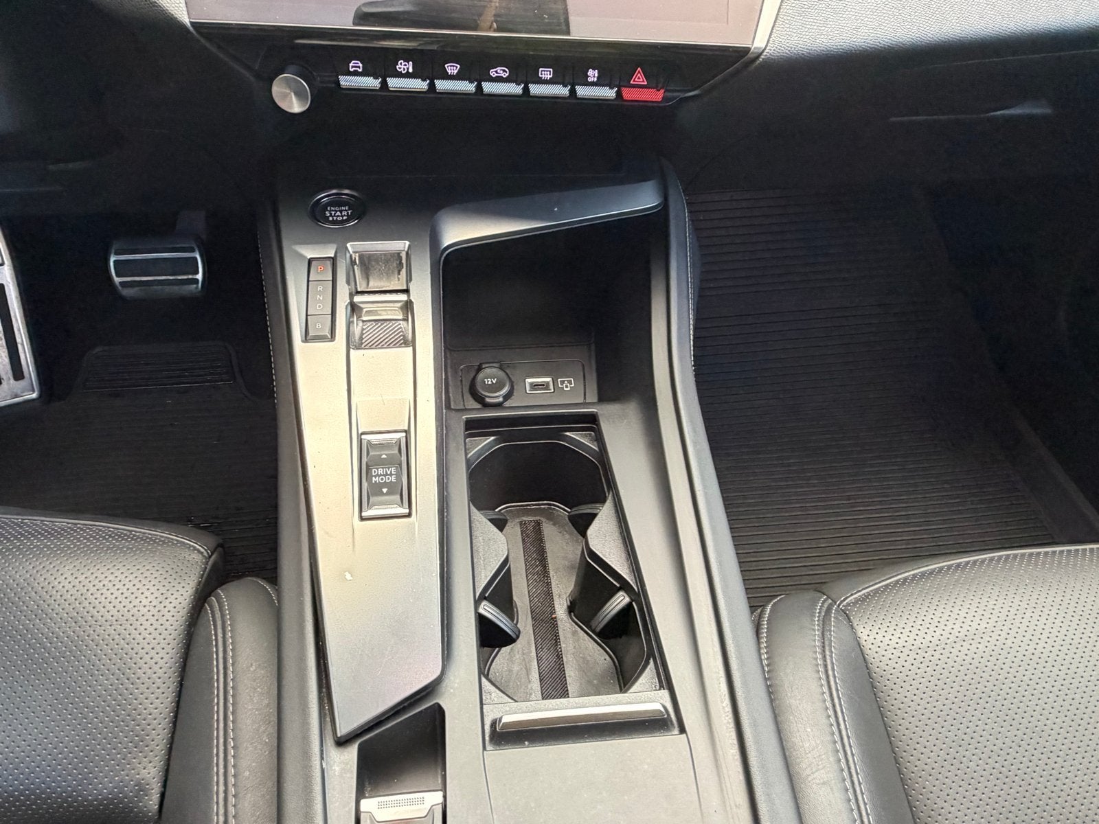 Foto 14 van Peugeot 308 1.6 Hybrid 225pk E-eat8 2022 Zwart