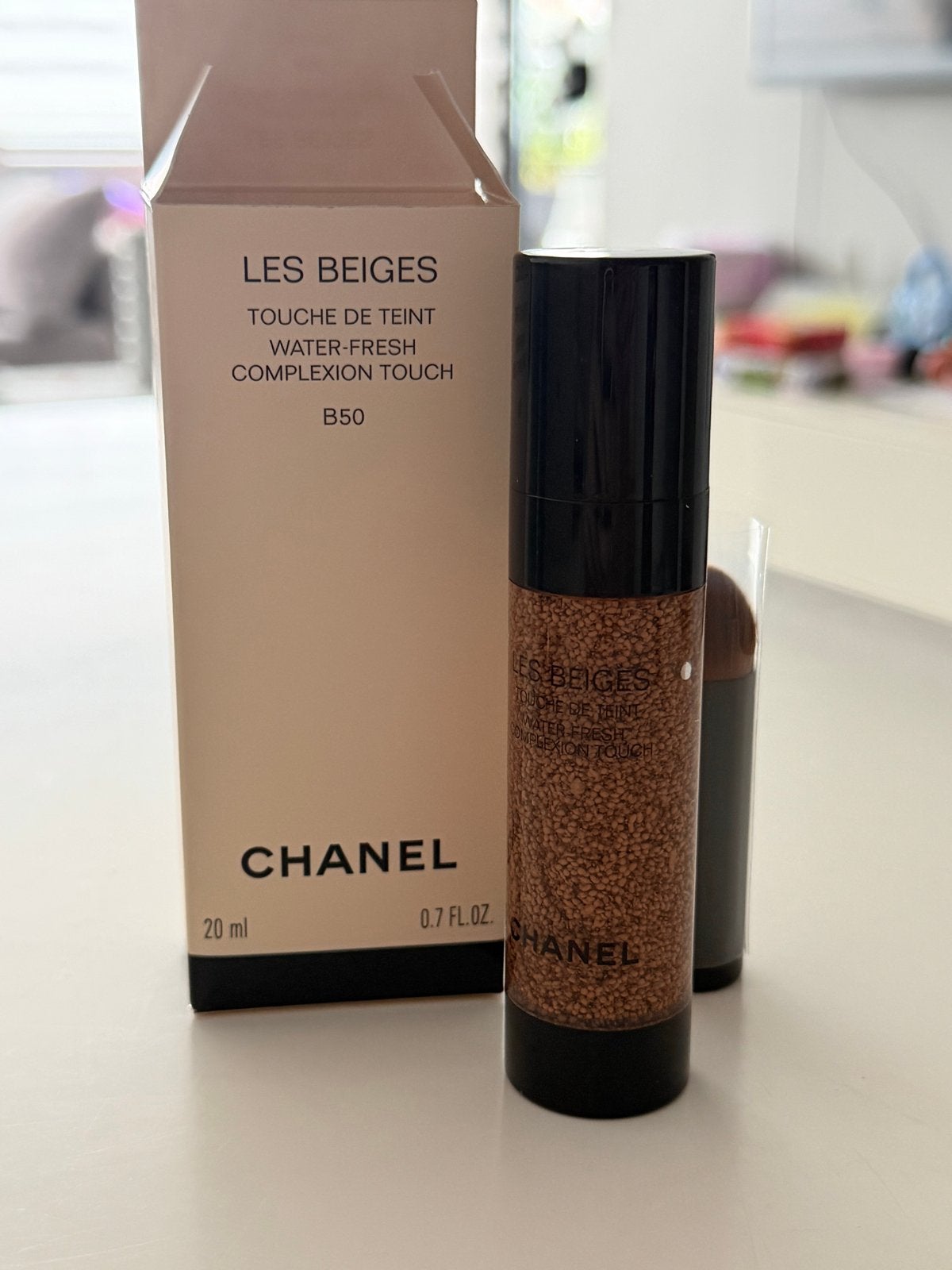 Chanel Les Beiges Touche de Teint B50 – Nieuw, Gehele gezicht, Beige, Nieuw, Ophalen of Verzenden