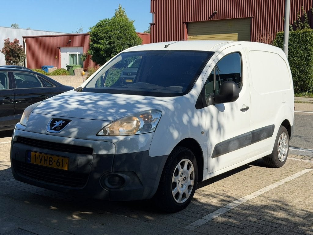 Peugeot Partner 1.6 HDI 90PK Airco 2 Sleutels (bj 2010), Auto's, Elektrische ramen, Gebruikt, 4 cilinders, Wit