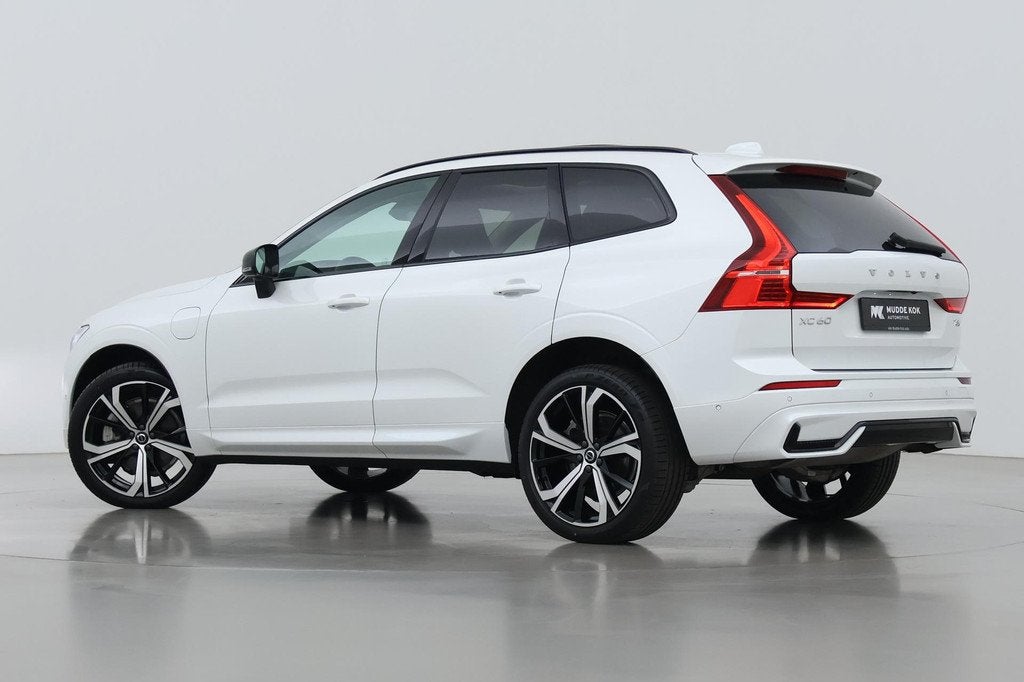 Volvo XC60 T8 Plug-in hybrid Ultra Dark | ACC | Luchtvering, Automaat, Gebruikt, 4 cilinders, 1969 cc