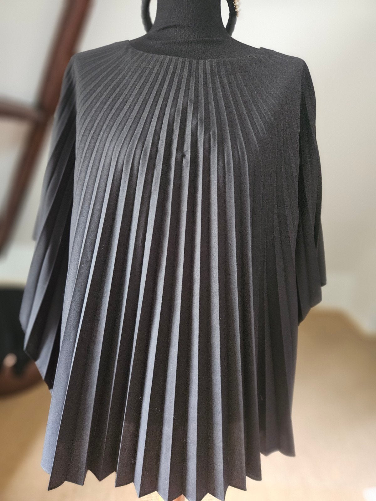Dries van Noten Zwarte Plissé Top - Nieuw bij Pauw Laren, Maat 38/40 (M), Zwart, Dries van Noten, Ophalen of Verzenden