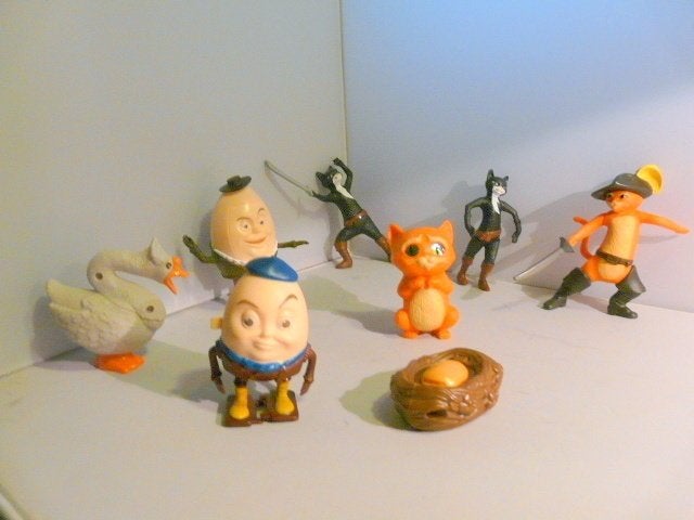 McDonalds 2011 # Puss on Boots - div. items, Ophalen of Verzenden, Overige figuren, Zo goed als nieuw, Beeldje of Figuurtje