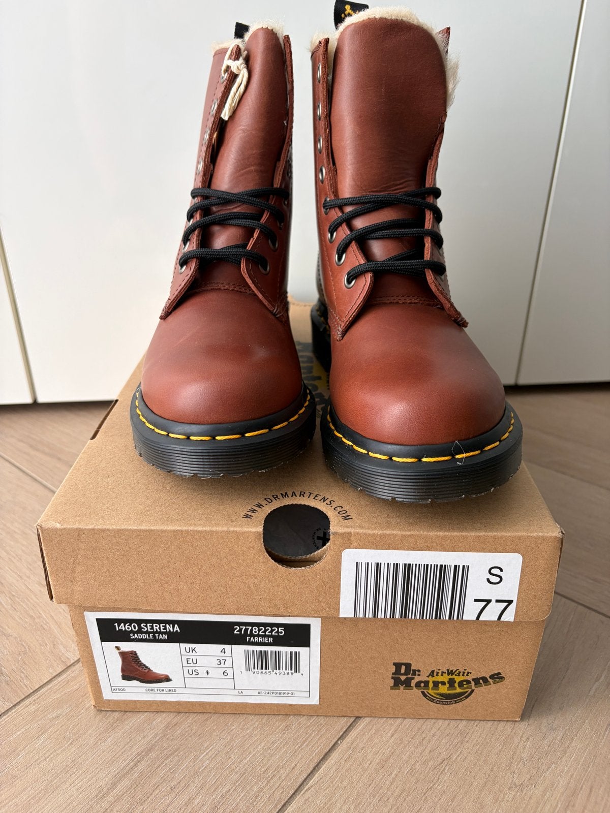 Dr. Martens 1460 Serena - nieuw!, Kleding | Dames, Schoenen, Ophalen of Verzenden, Zo goed als nieuw, Bruin, Lage of Enkellaarzen