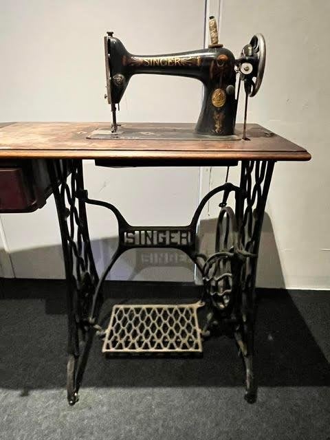 Antieke Singer trap Naaimachine no66 uit 1930, Ophalen