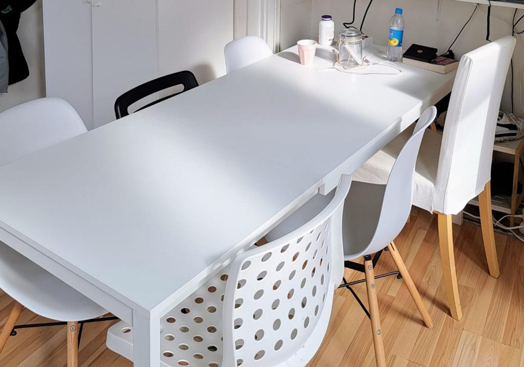 Witte uitschuifbare eettafel - Modern en functioneel, Ophalen, Overige materialen, Gebruikt, 50 tot 100 cm