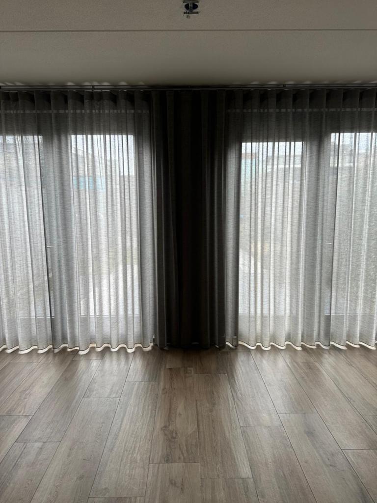 Inbetween gordijnen met wave plooi, Huis en Inrichting, Ophalen of Verzenden, Zo goed als nieuw, 200 cm of meer