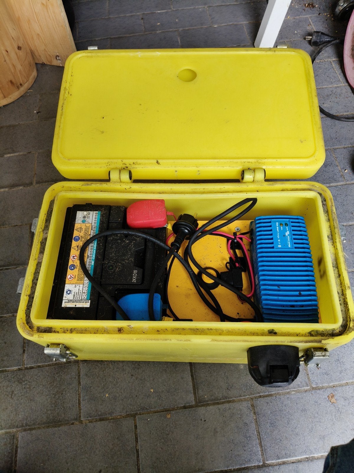 Victron Energy Blue Smart Charger 12V 17A in koffer, Ophalen, Gebruikt