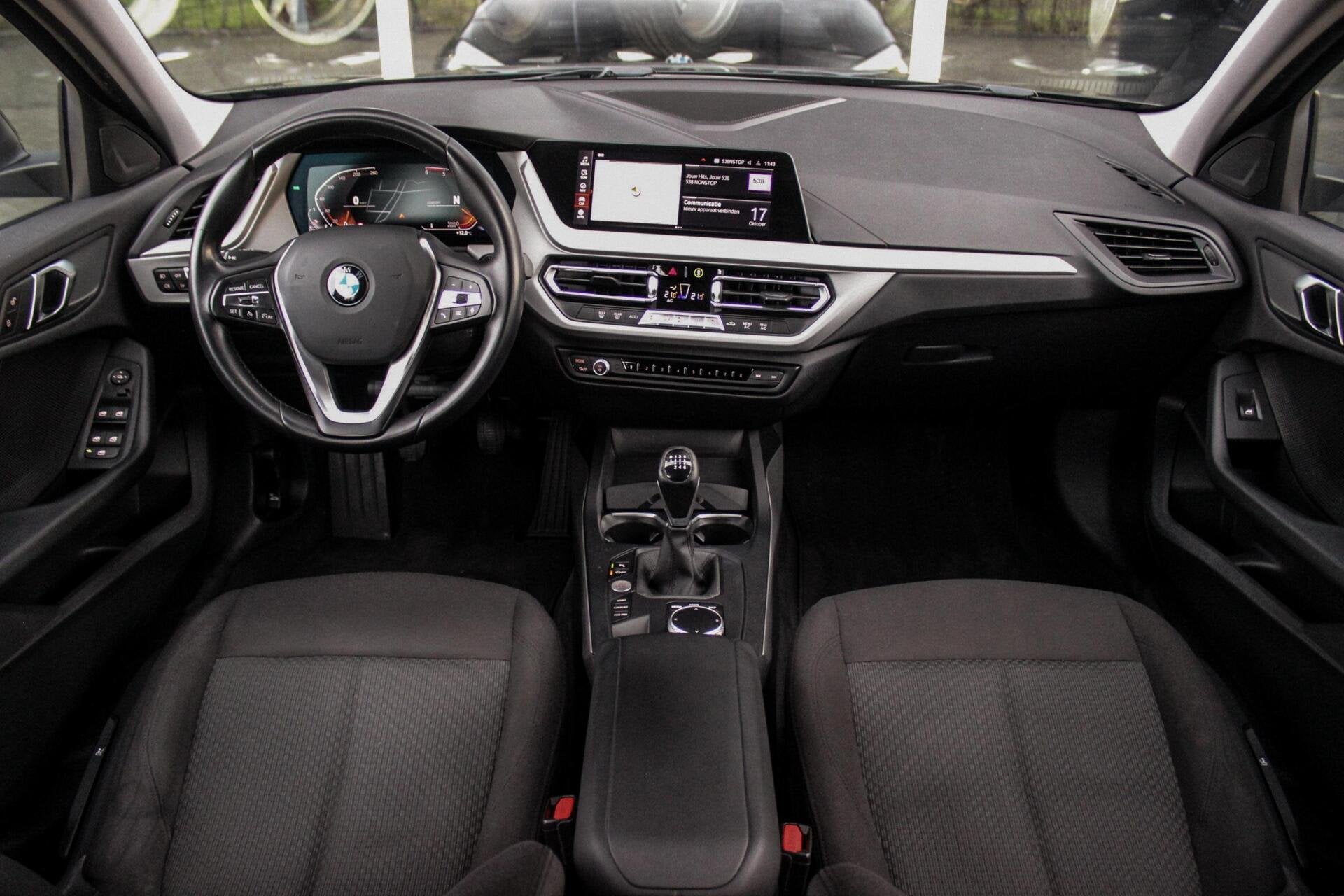 BMW 1-serie 116d F40 Executive Edition | 1e eigenaar | NL Au, Auto's, BMW, Dealer onderhouden, Stof, Gebruikt, 1350 kg