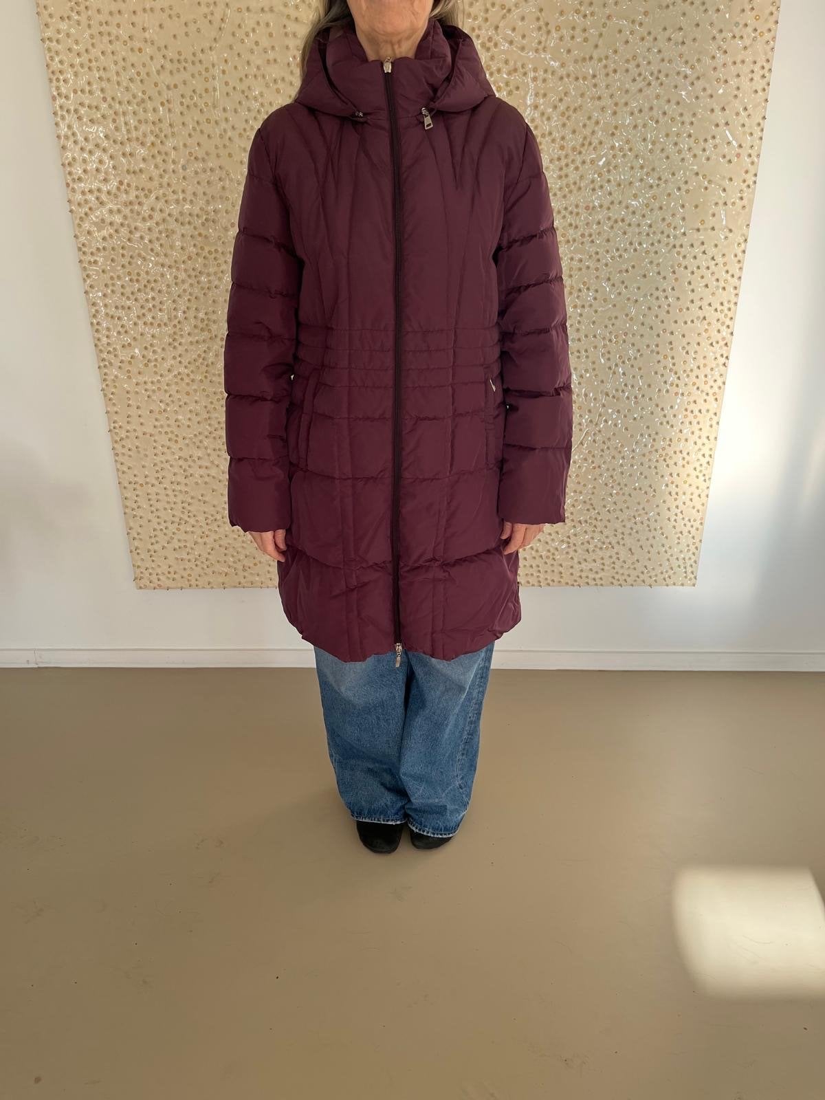 Moncler dames winterjas, maat 4, Ophalen of Verzenden, Zo goed als nieuw, Maat 42/44 (L), Paars