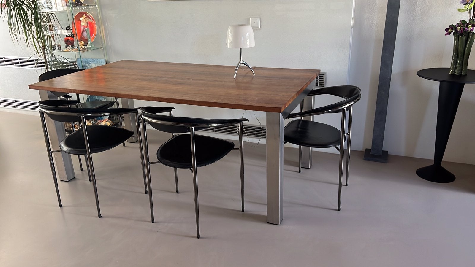 Eetkamertafel met notenhouten blad en rvs onderstel, Huis en Inrichting, Zo goed als nieuw, 150 tot 200 cm, Rechthoekig, 50 tot 100 cm