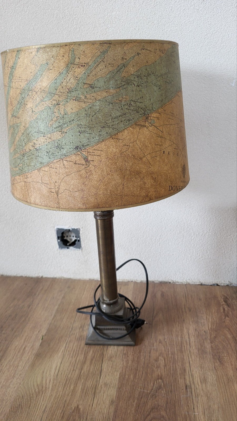 Tafellamp met wereldkaart, Huis en Inrichting, Ophalen of Verzenden, Gebruikt, 50 tot 75 cm