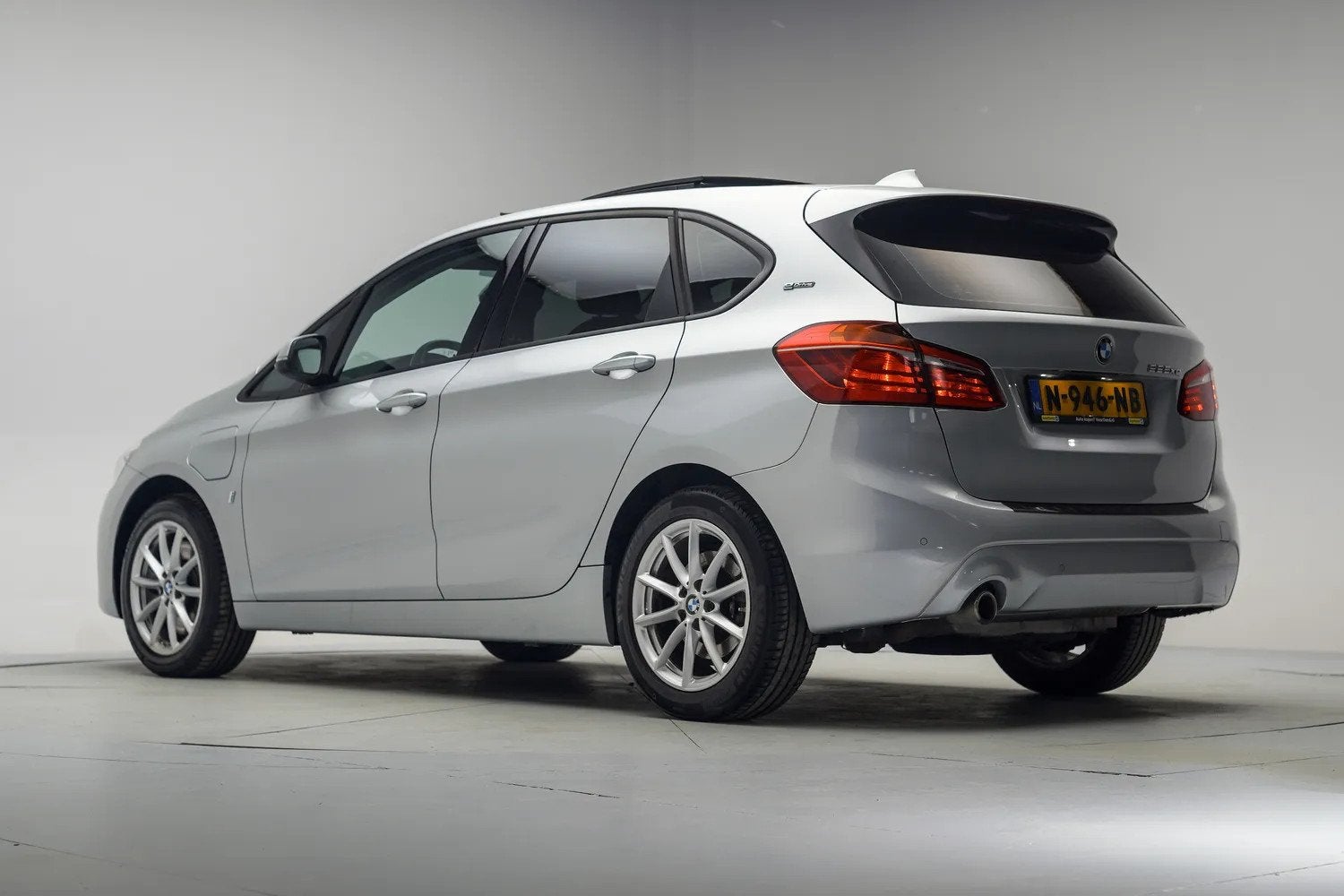 BMW 2 Serie Active Tourer 225xe iPerformance [ Panorama Navi, Automaat, 136 pk, Gebruikt, Bedrijf