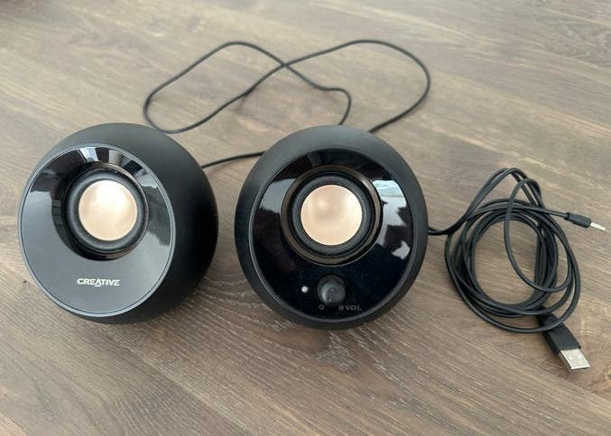 Creative Pebble 2.0 USB Desktop Speakers - Zwart, Ophalen of Verzenden, Gebruikt, Audiokanaal 2