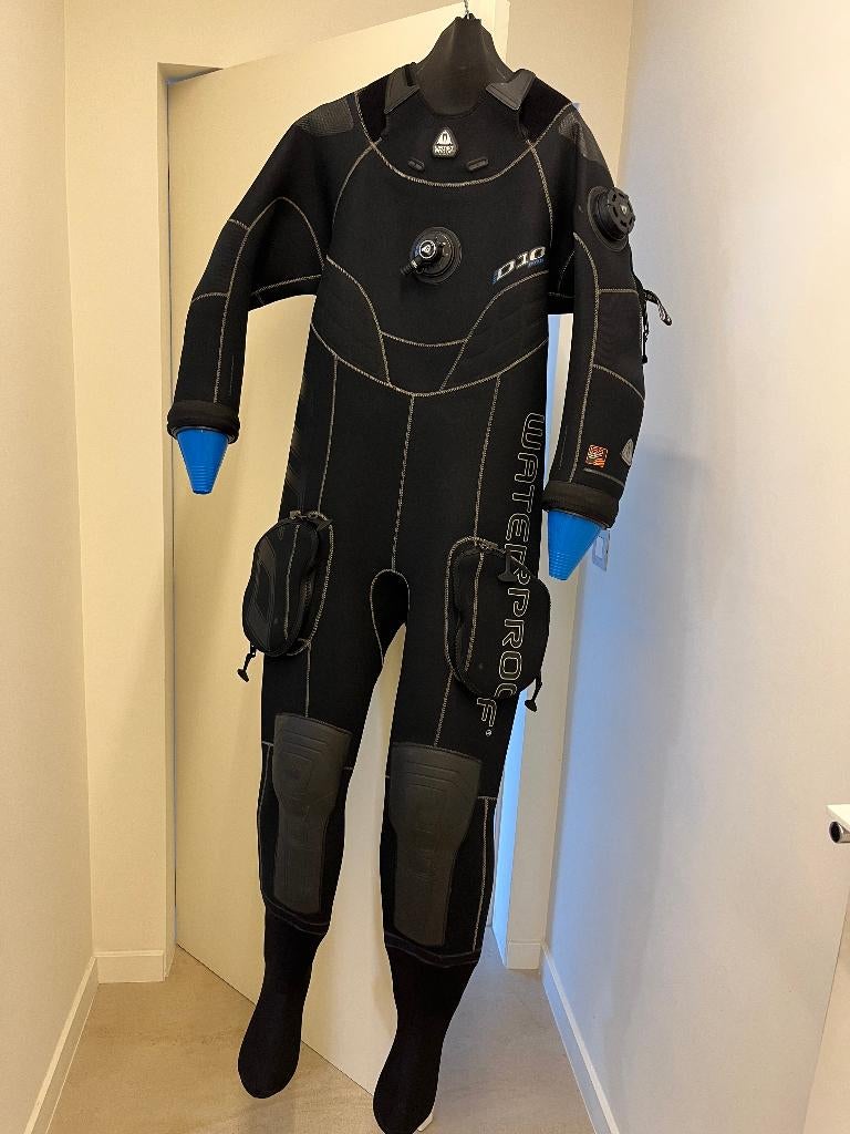 Droogpak neopreen waterproof D10 pro, Watersport en Boten, Duiken, Ophalen of Verzenden, Zo goed als nieuw, Duikpak