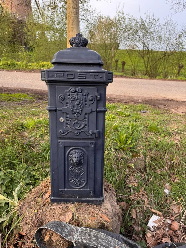 Mooie blauw stalen brievenbus, Tuin en Terras, Brievenbussen, Ophalen of Verzenden