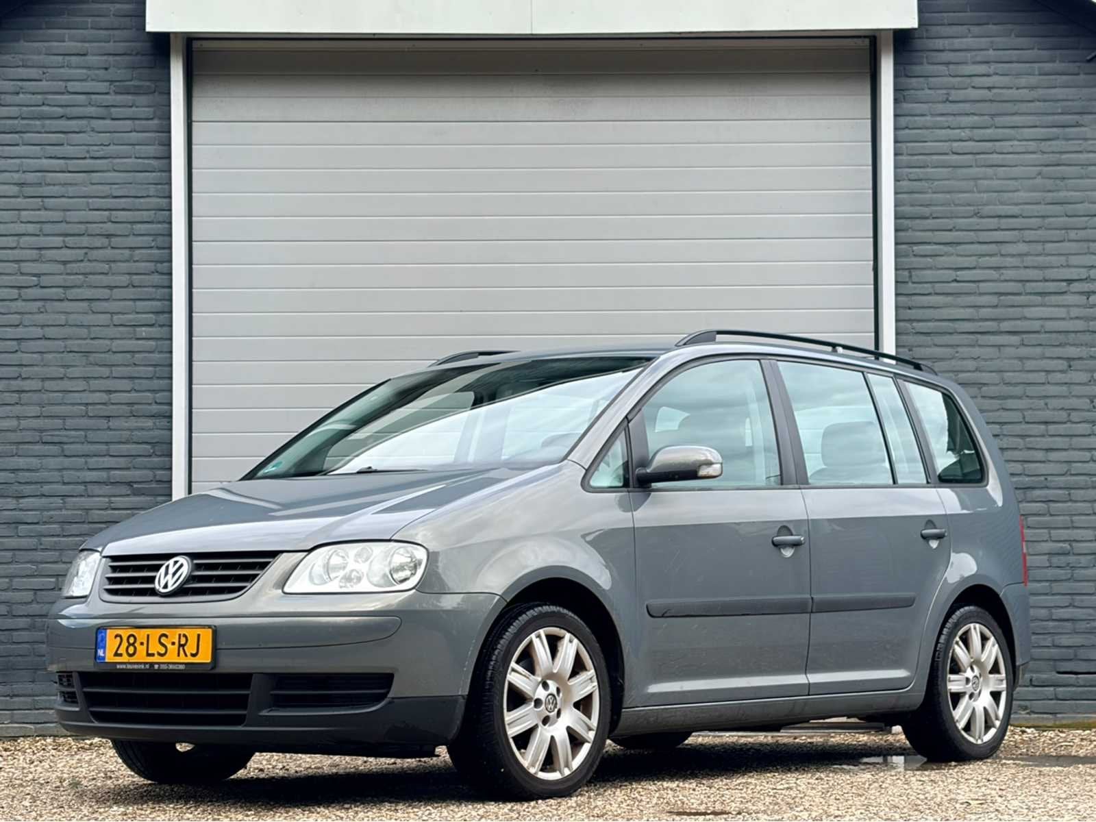 2003 Volkswagen Touran 7 persoons 1.6-16V FSI Personenauto, Auto's, Volkswagen, Gebruikt, 4 cilinders, Origineel Nederlands, Handgeschakeld