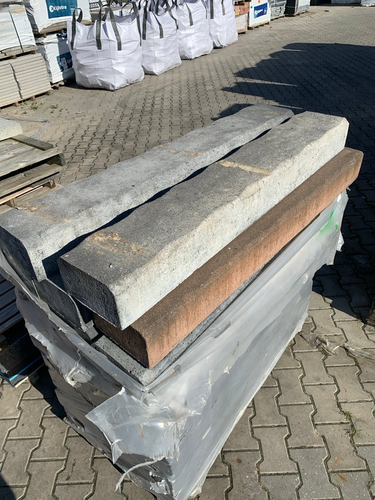Diverse soorten betonbielzen restpartij & b-keus, Tuin en Terras, 100 tot 200 cm, Biels, Nieuw, Ophalen of Verzenden