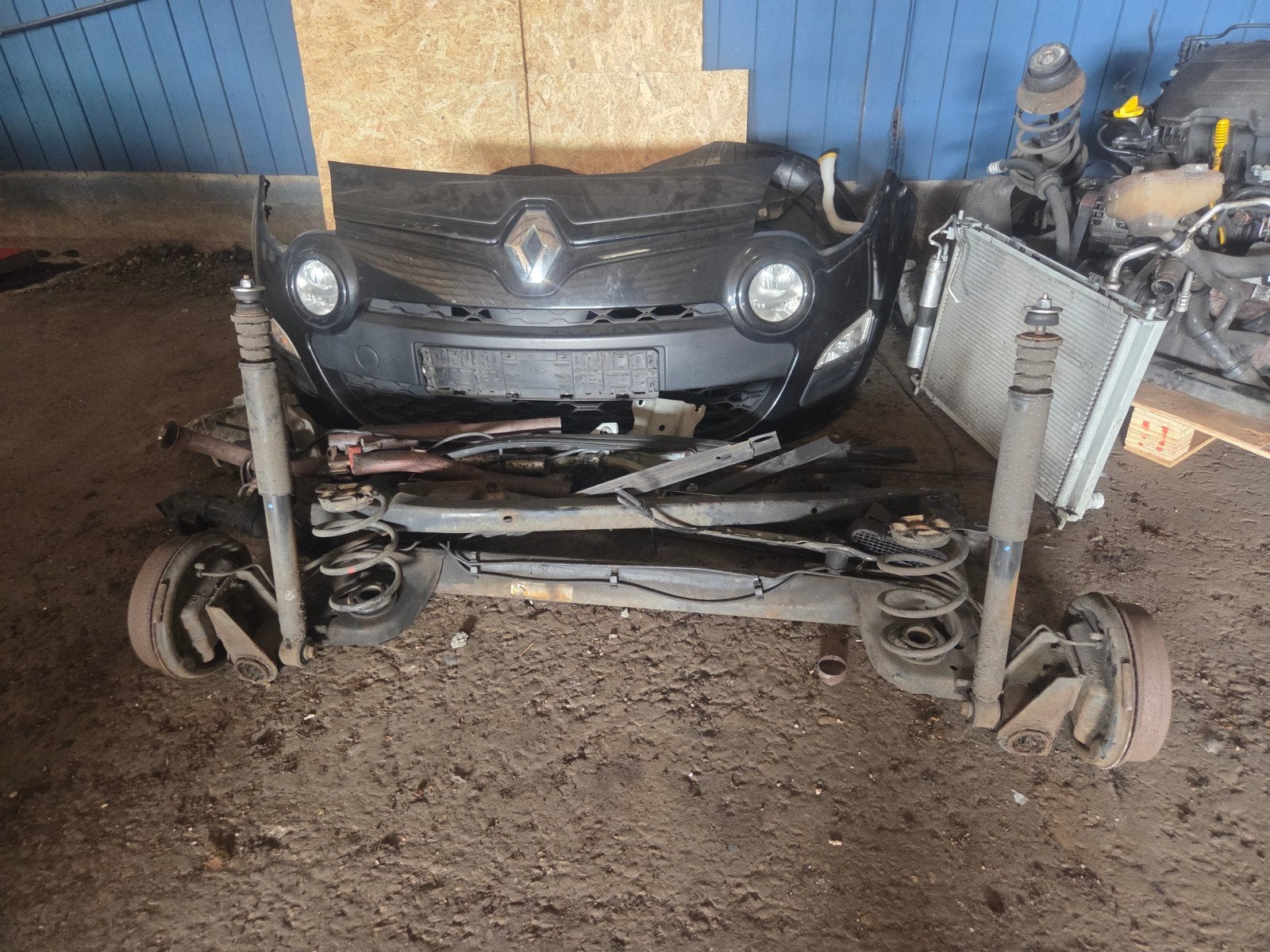 Diverse Renault Twingo onderdelen - Motor, bumper, uitlaat, Ophalen, Gebruikt, Renault