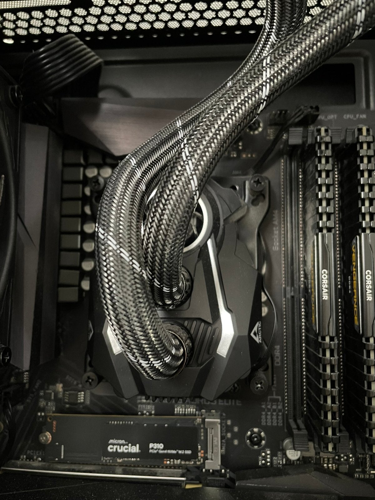 CPU AMD Ryzen 7 3700x 8-core processor, Computers en Software, Processors, Ophalen of Verzenden, Zo goed als nieuw, 8-core, 4 Ghz of meer