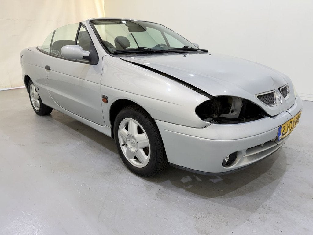 Renault Mégane cabrio 1.6-16V Sport (bj 1999), Auto diversen, Schadeauto's, Renault, Handgeschakeld, Benzine, Dialog.deutschland@renault.de