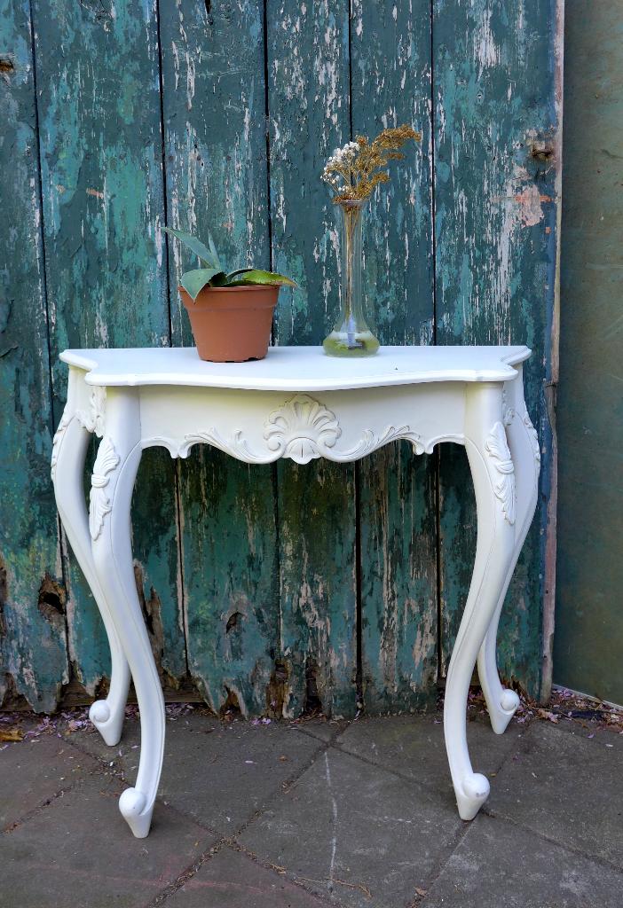 Prachtige witte landelijke sidetable, Huis en Inrichting, Tafels | Sidetables, Ophalen, 100 tot 150 cm, Brocante landelijk, Onbekend