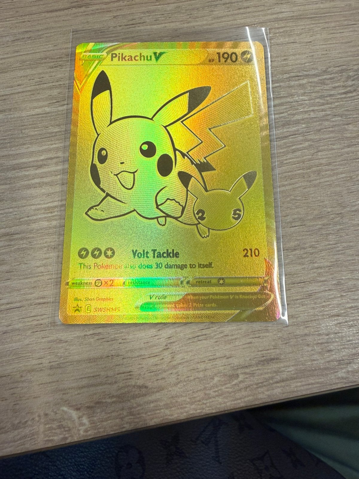 Pikachu V SWSH145 Gold Pokémon Kaart – 190 HP, Ophalen, Zo goed als nieuw