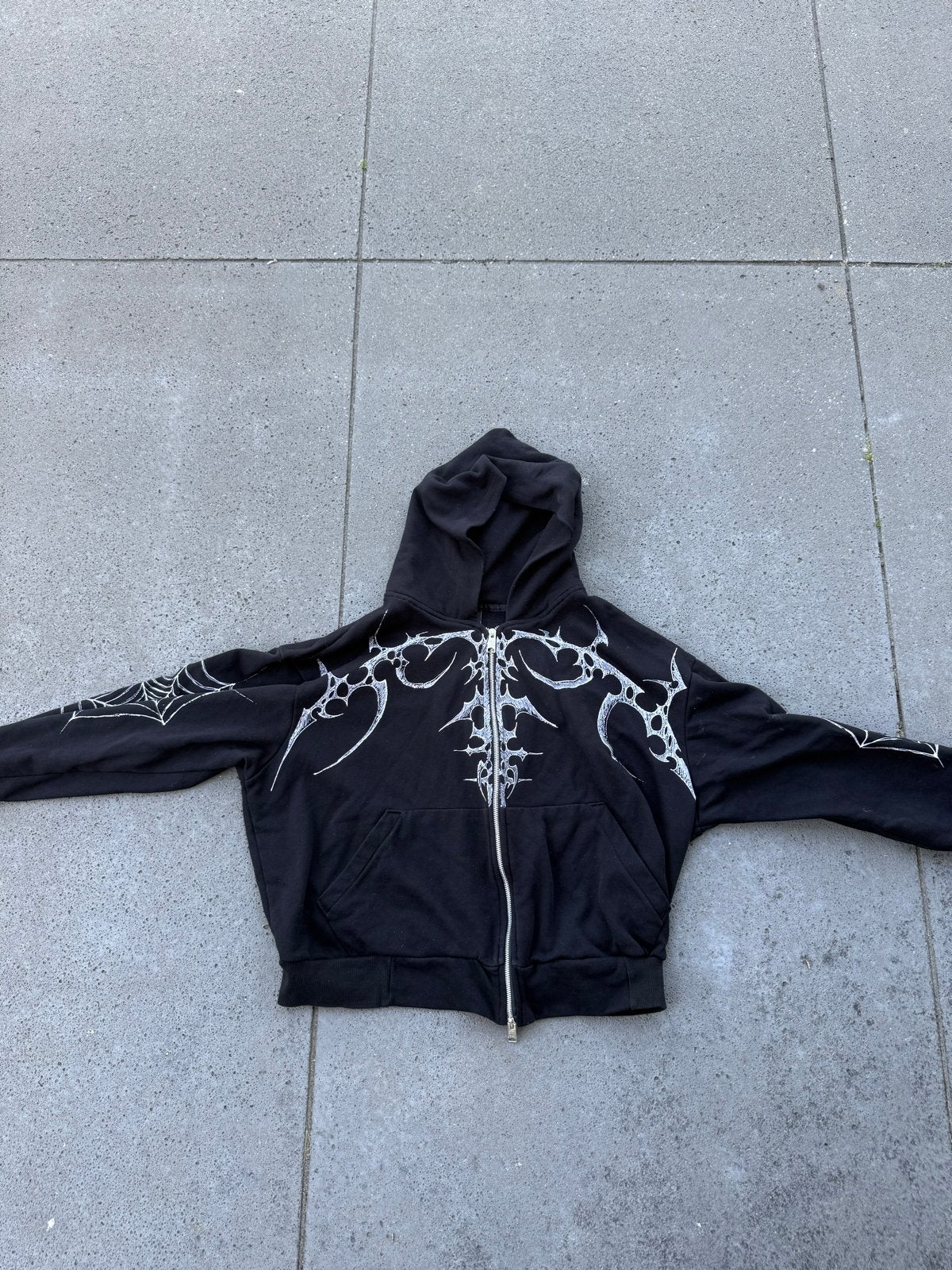 Unieke Handgemaakte Hoodie met Spinnenweb Design, Ophalen of Verzenden, Zo goed als nieuw, Overige maten, Zwart