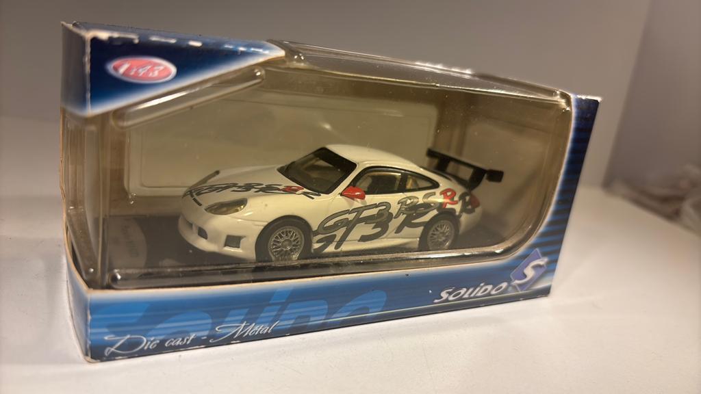 Porsche 911 gt3 2000 solido 1.43