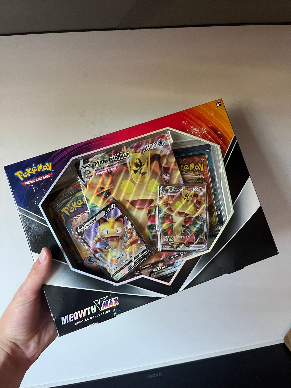 Pokémon Meowth VMAX Special Collection Box, Ophalen of Verzenden, Nieuw, Overige typen