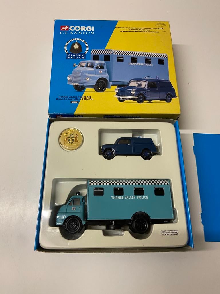Corgi police set, Hobby en Vrije tijd, Modelauto's | 1:43, Ophalen of Verzenden, Zo goed als nieuw, Auto, Corgi