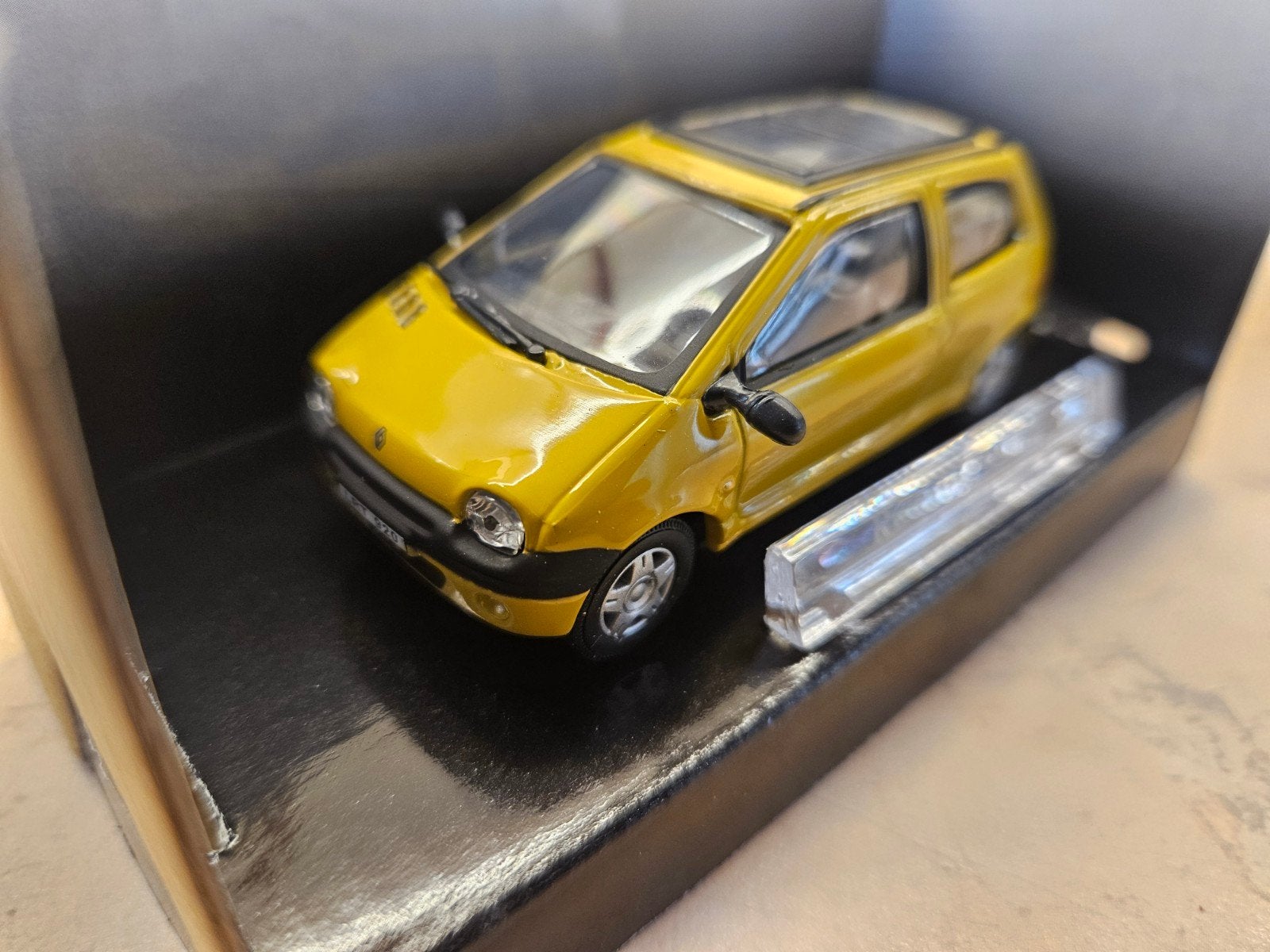 Renault Twingo Geel 1:43, Ophalen of Verzenden, Nieuw, Auto, Overige merken