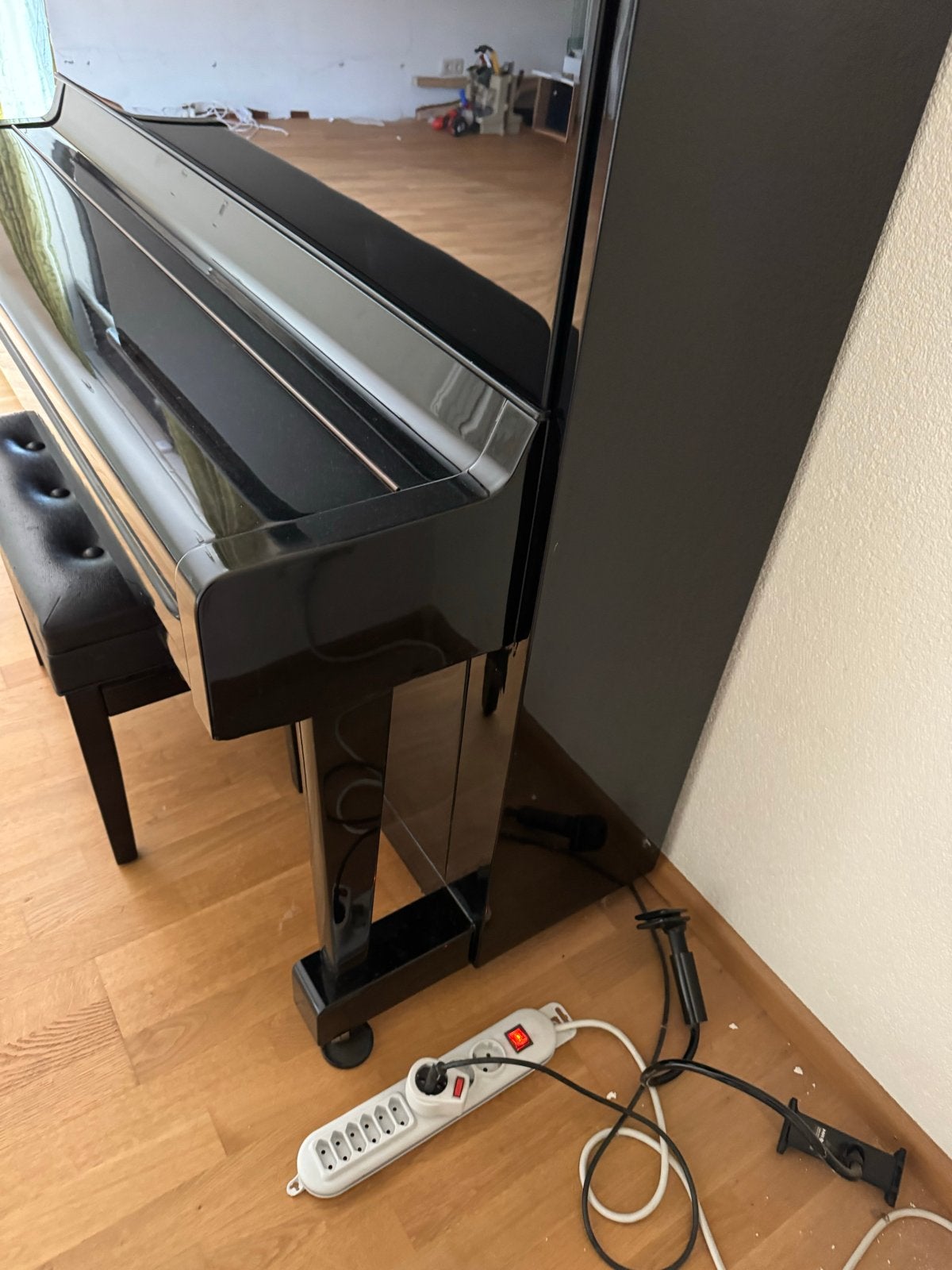 Zwarte Hoogglans Piano - Yamaha Action, Gebruikt, Muziek en Instrumenten, Piano's, Ophalen, Gebruikt, Zwart, Piano