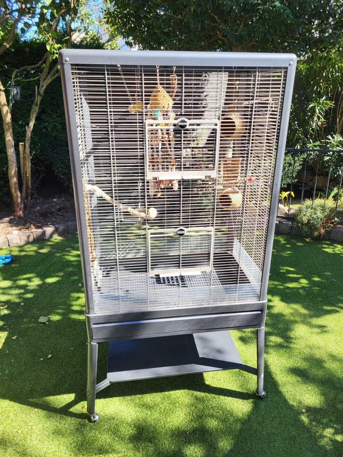 mooie stevige papagaai kooi., Ophalen, Zo goed als nieuw, Metaal, Vogelkooi
