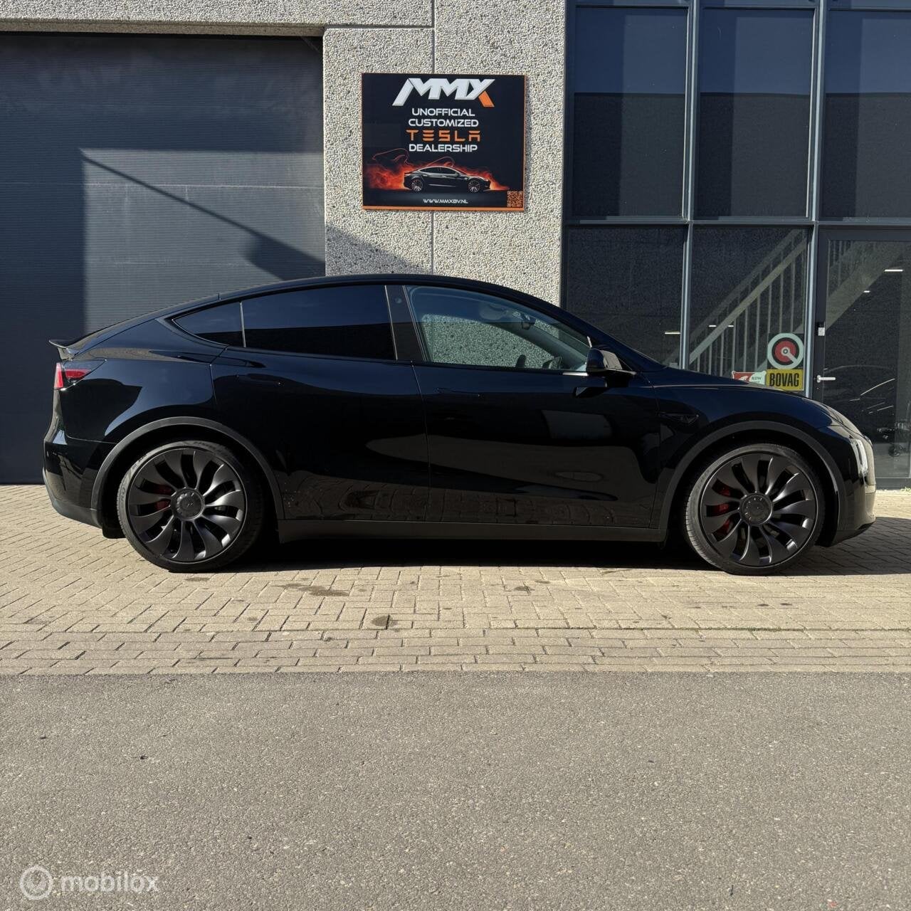 Tesla Model Y Performance + MMX PACK + TREKHAAK, Auto's, Automaat, 514 km, Gebruikt, Zwart